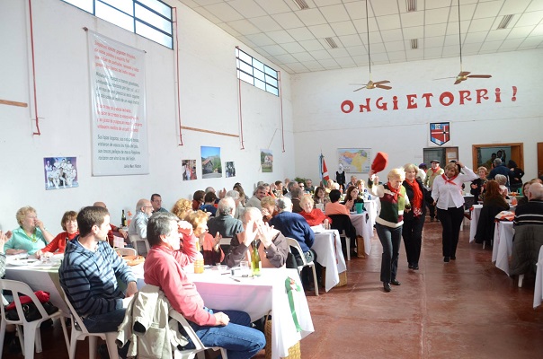 El Zelaiko Euskal Etxea de Santa Rosa, La Pampa, celebró San Fermín el pasado 6 de julio en las instalaciones de su su social (foto Valeria G. Oyarzabal)